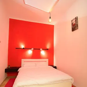 Red And Yellow Modern Апартаменты